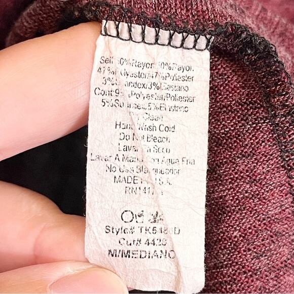 1.4.3. Story by Line Up Women's Burgundy Color Block Cut Out Sleeve Top Medium - Picture 13 of 13